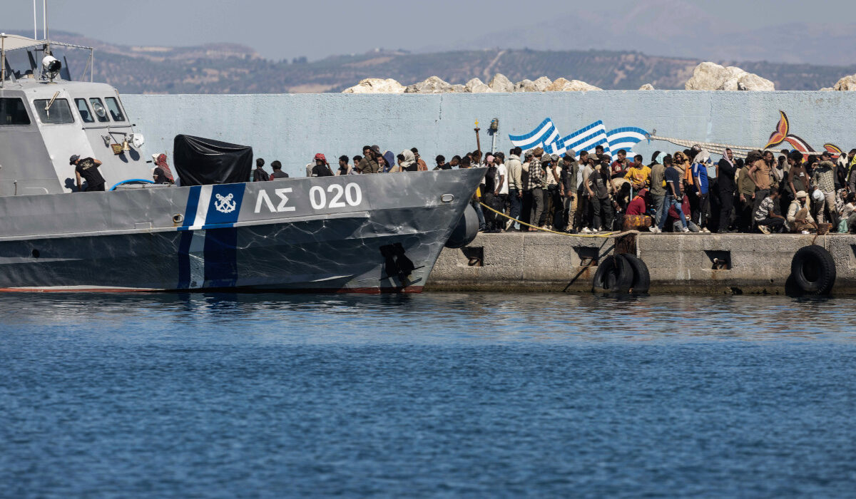 Μέτωπο αντίστασης υψώνουν οι δήμαρχοι της Κρήτης απέναντι στα κυβερνητικά σχέδια για κλειστή δομή κράτησης μεταναστών