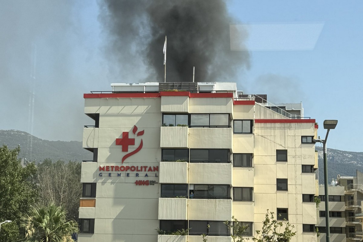 Στιγμές αγωνίας το μεσημέρι της Δευτέρας (21/7), όταν πυκνοί καπνοί άρχισαν να υψώνονται από το Metropolitan General, μία από τις