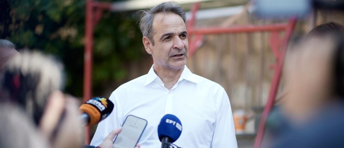 Σε περιοδεία του στην Ευρυτανία, ο Κυριάκος Μητσοτάκης επιχείρησε για άλλη μια φορά να κρατήσει τις ισορροπίες ανάμεσα στην «αυτοκριτική»