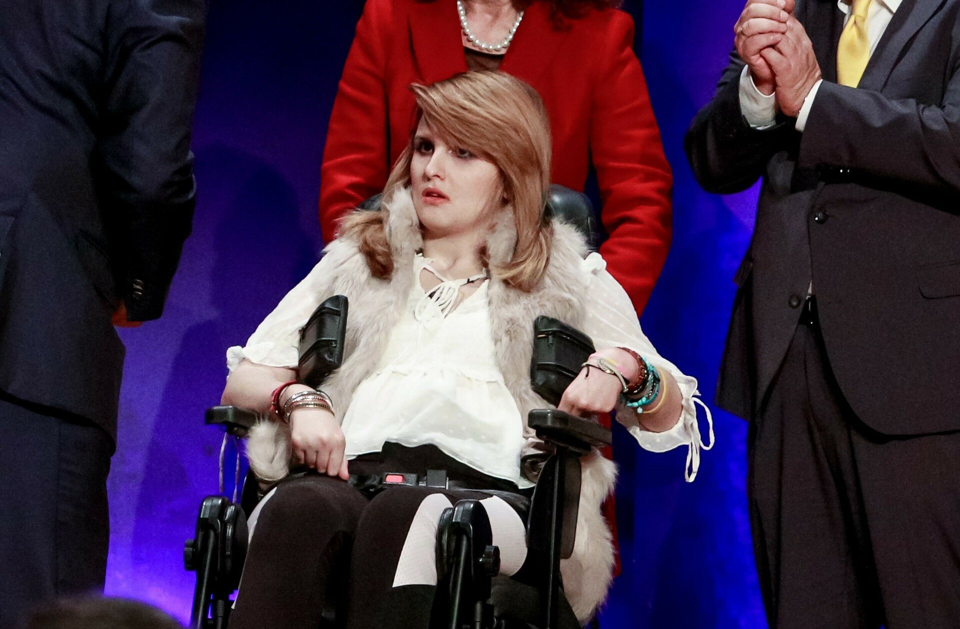 Η Μυρτώ Παπαδομιχελάκη, το κορίτσι που πριν από 13 χρόνια βίωσε τη φρίκη σε μια παραλία της Πάρου και συγκλόνισε το πανελλήνιο