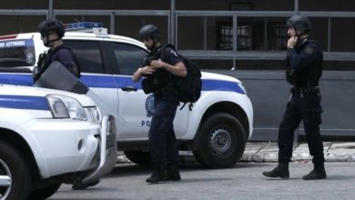 Σε εξέλιξη βρίσκεται μια από τις πιο συντονισμένες και κρίσιμες επιχειρήσεις της Δίωξης Ναρκωτικών στο λιμάνι του Πειραιά, με στόχο την