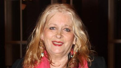 Μία από τις πιο λαμπερές μορφές του ελληνικού θεάτρου και κινηματογράφου, η εμβληματική Νόρα Βαλσάμη, ανοίγει την καρδιά της