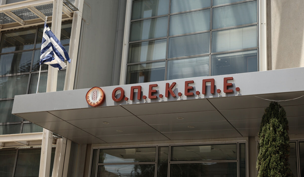 Τη σύσταση εξεταστικής επιτροπής της Βουλής με αντικείμενο τη συνολική διερεύνηση της λειτουργίας και των χρηματοδοτήσεων του ΟΠΕΚΕΠΕ