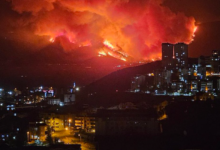 Σκηνές καταστροφής εκτυλίσσονται στην Τουρκία, με την πυρκαγιά στην ευρύτερη περιοχή της Προύσας να παίρνει ανεξέλεγκτες διαστάσεις