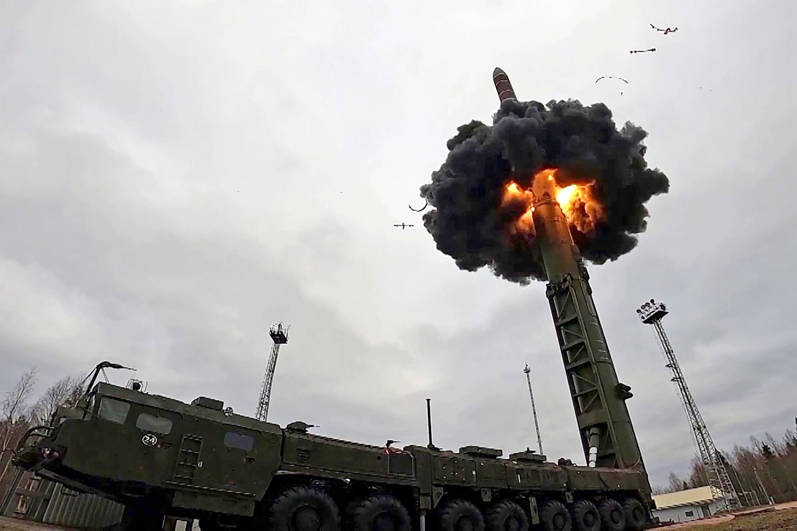 Με απόφαση του Ρώσου προέδρου Βλαντίμιρ Πούτιν, οι ρωσικές χερσαίες στρατηγικές πυρηνικές δυνάμεις ξεκίνησαν από τις πρώτες πρωινές ώρες