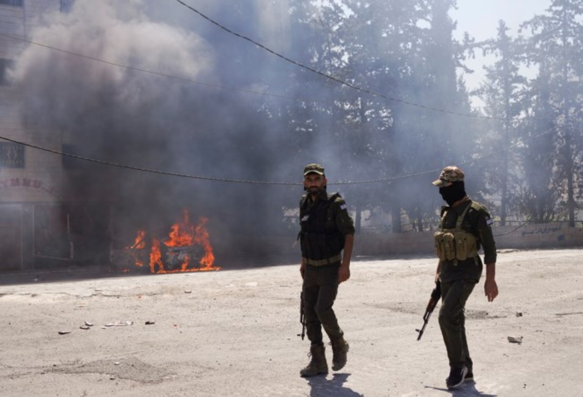 Μια νέα, ιδιαίτερα εύφλεκτη φάση ανοίγεται στον συριακό εμφύλιο και στην περιφερειακή αντιπαράθεση, καθώς το Ισραήλ πραγματοποίησε