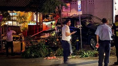 Σε σκηνές από κινηματογραφικό θρίλερ μετατράπηκε το Κολωνάκι λίγο μετά τα μεσάνυχτα του Σαββάτου, όταν πολυτελές SUV ξέφυγε από τον