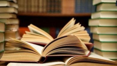 Ο όρος «ξεϊγκλωτος» προέρχεται από την εικόνα ενός σχοινιού που είναι δεμένο σε κόμπο ή έχει μπερδευτεί, και χρησιμοποιείται