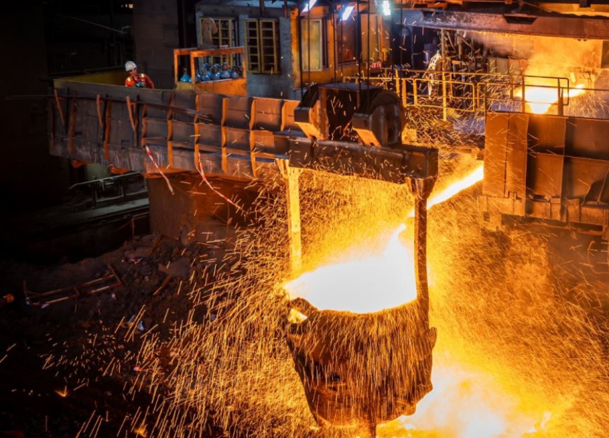 Η Κίνα περιορίζει τις εξαγωγές κρίσιμων ορυκτών προς τις αμυντικές βιομηχανίες της Δύσης, καθυστερώντας την παραγωγή