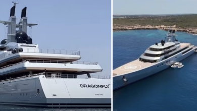 Το σούπερ γιωτ Dragonfly έριξε άγκυρα στον κόλπο της Ψαρρούς και μαγνήτισε τα βλέμματα. Το μήκους 142 μέτρων σκάφος κατασκευάστηκε
