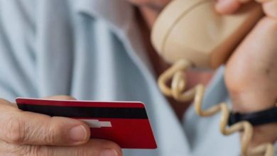 Η Ελληνική Αστυνομία εξιχνίασε επτά περιπτώσεις απάτης που φέρεται να διαπράχθηκαν από μια εγκληματική ομάδα, τα μέλη της οποίας