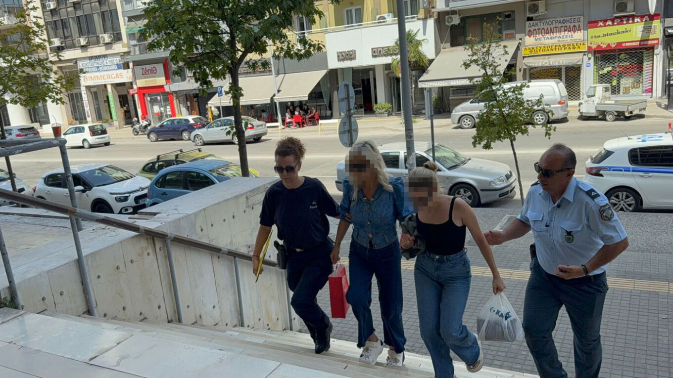 Η 45χρονη που εμπλέκεται στο σοβαρό τροχαίο στη Θεσσαλονίκη έλαβε προθεσμία για να απολογηθεί την ερχόμενη Τρίτη. Μέχρι τότε