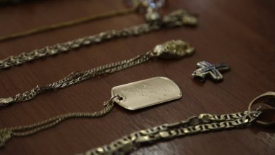 Θύμα πρωτοφανούς απάτης έπεσε γυναίκα στην Πάτρα, όταν δέχθηκε τηλεφώνημα από υποτιθέμενο λογιστή ο οποίος όχι μόνο της είπε ότι τα χρυσαφικά