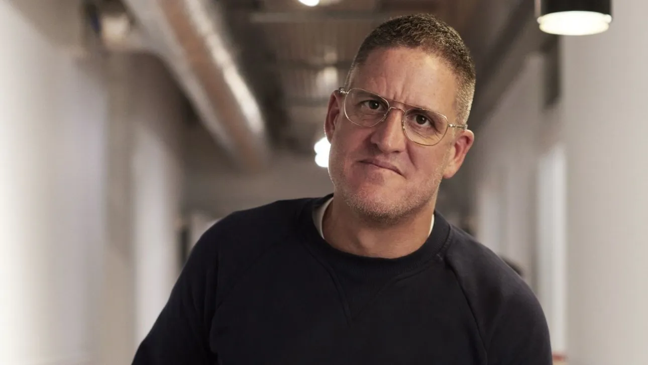 Σοβαρό τροχαίο με γουρούνα, είχε ο ιδρυτής της Volt και CEO της Velocity στη Μύκονο, Tom Greenwood. Ο δισεκατομμυριούχος