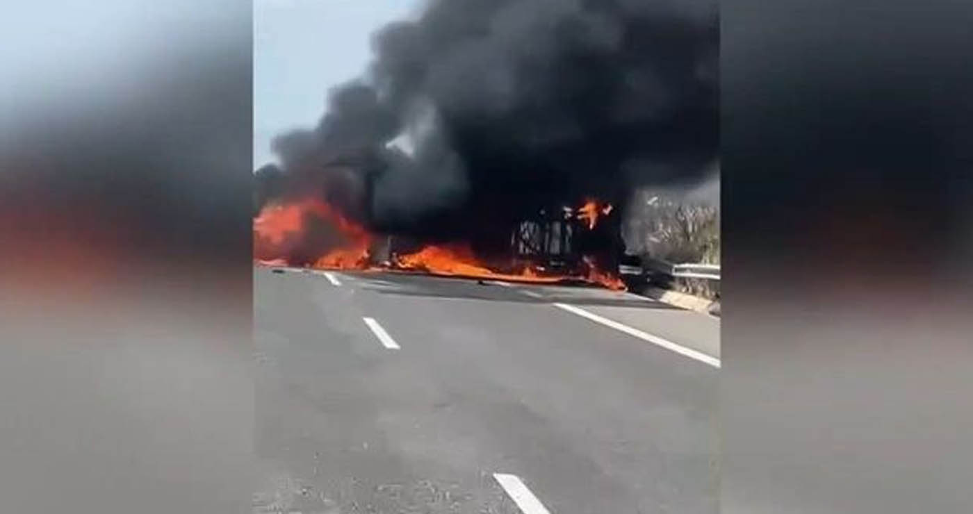 Η επιστροφή μιας οικογένειας από γαμήλιο γλέντι στον Έβρο κατέληξε σε τραγωδία χθες (18/8), μετά από σοβαρό τροχαίο δυστύχημα στην