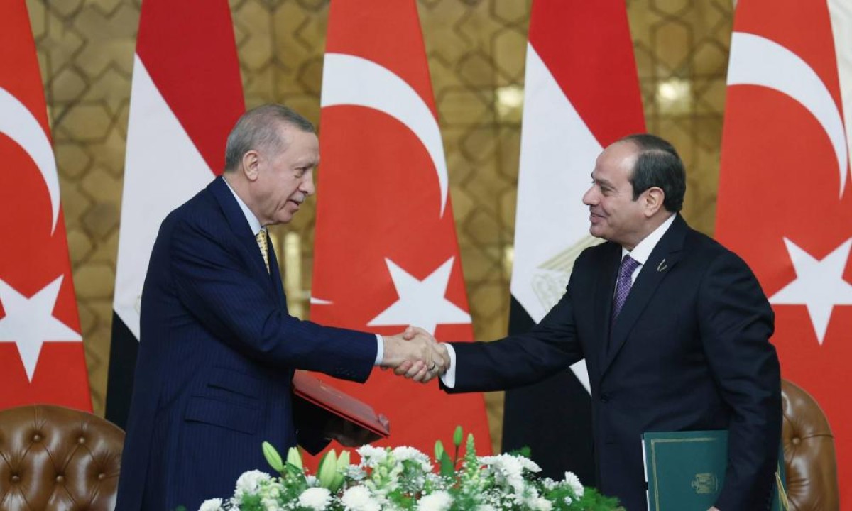 Η Τουρκία επιχειρεί να ανοίξει ένα νέο μέτωπο στην Ανατολική Μεσόγειο, καταθέτοντας πρόταση προς το Κάιρο για τον επαναπροσδιορισμό