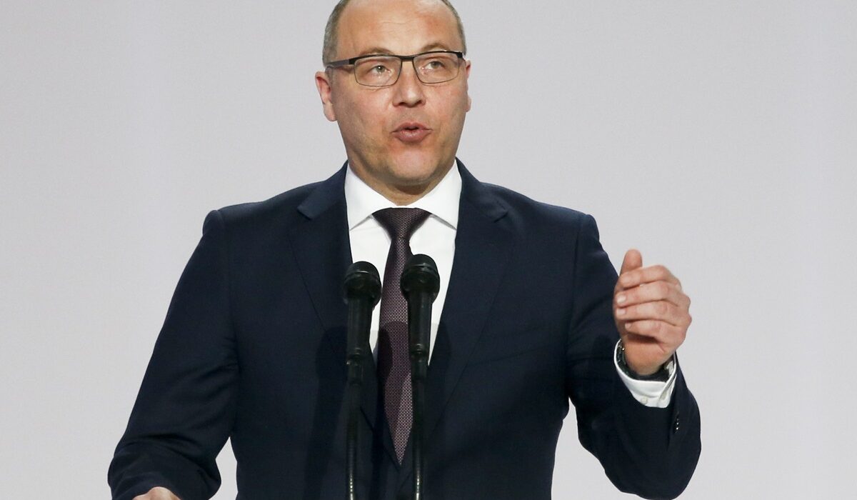 Σοκ έχει προκαλέσει η δολοφονία του πρώην προέδρου της βουλής της Ουκρανίας, Αντρίι Παρούμπι, 54 ετών, ο οποίος έπεσε νεκρός από πυρά