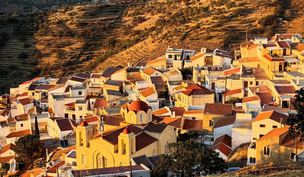 Οι γιατροί στη Τζια έχουν ενημερώσει Υγειονομική Περιφέρεια και ΕΟΔΥ. Τι πρέπει να προσέχουν οι πολίτες κατά τις διακοπές τους.