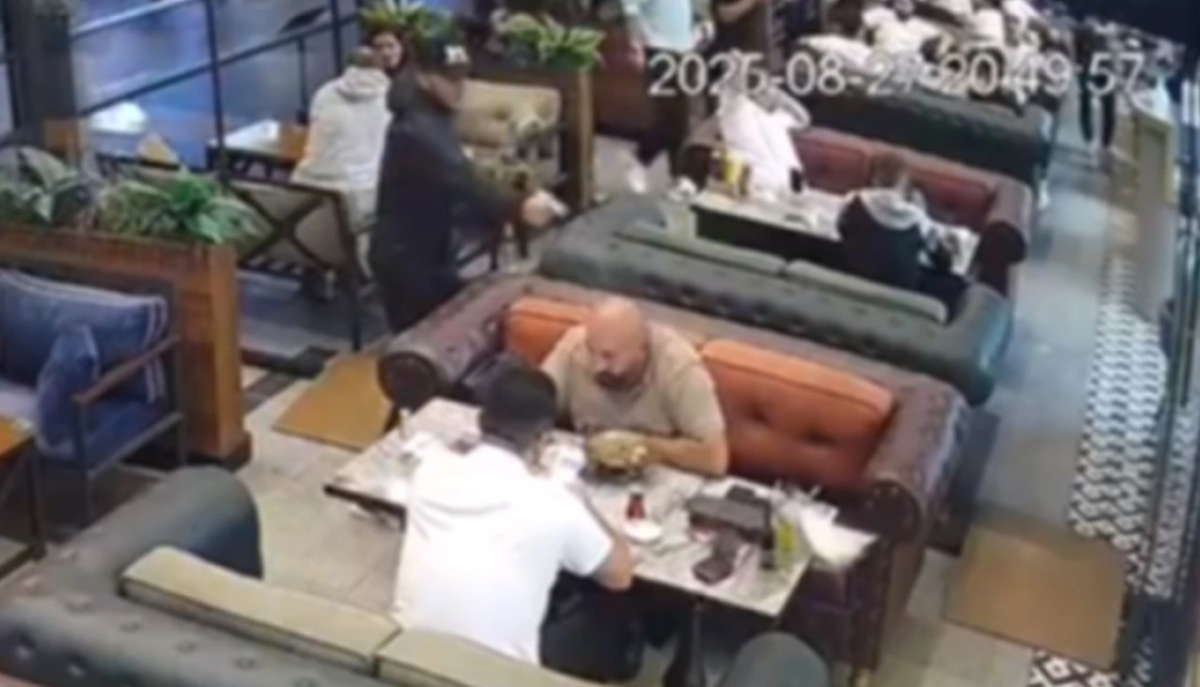 Ο Τουντζάι Μερίτς, 49χρονος επιχειρηματίας και πρώην πρόεδρος της Αλεμντάγ Σπορ, δολοφονήθηκε εν ψυχρώ με μια σφαίρα στο κεφάλι