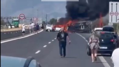 Ανατριχίλα προκαλούν οι εικόνες και οι μαρτυρίες από το τροχαίο δυστύχημα στην Εγνατία Οδό, όπου τρεις άνθρωποι βρήκαν