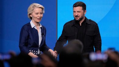 Στις Βρυξέλλες, η πρόεδρος της Ευρωπαϊκής Επιτροπής, Ούρσουλα φον ντερ Λάιεν, θα υποδεχθεί σήμερα τον Ουκρανό πρόεδρο Βολοντίμιρ Ζελένσκι