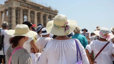 Τουρισμός: Οι τουρίστες έρχονται αλλά οι κρατήσεις και ο τζίρος πέφτουν-Τι πραγματικά συμβαίνει εν μέσω «της καλύτερης τουριστικής σεζόν της χώρας»;