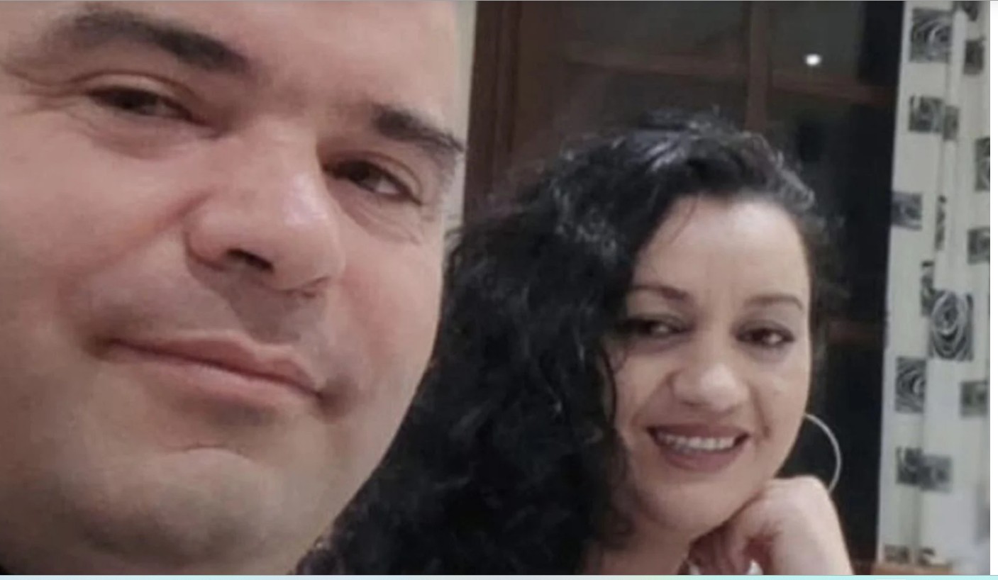 Συνελήφθη το απόγευμα του Σαββάτου, 23 Αυγούστου 2025, ο 40χρονος άνδρας που δολοφόνησε την 36χρονη σύζυγό του το πρωί της προηγούμενης ημέρας στον Βόλο.