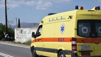 Σοκ και βαθιά θλίψη έχει προκαλέσει στην τοπική κοινωνία του Αιγίου ο ξαφνικός θάνατος μιας 62χρονης γυναίκας, η οποία ανασύρθηκε χωρίς