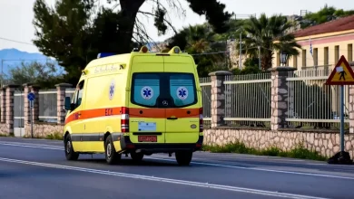 Ένα 17χρονο παιδί έχασε τραγικά τη ζωή του το βράδυ της Παρασκευής στον Βόλο, μπροστά στα μάτια των φίλων του, προκαλώντας σοκ