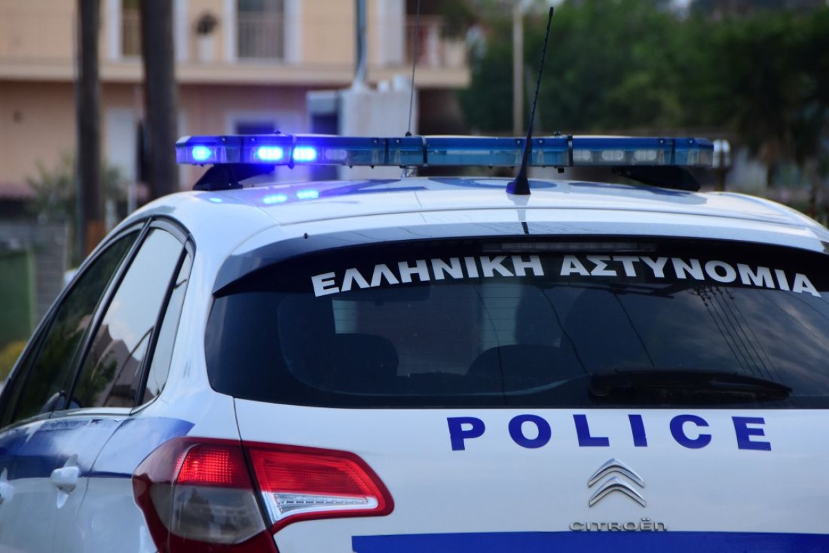 Σοβαρά τραύματα, ανάμεσά τους κάταγμα στη γνάθο και προβλήματα στην ακοή από το δεξί αυτί, υπέστη ο 18χρονος που ξυλοκοπήθηκε