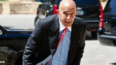 Ο Αμερικανός πρέσβης στην Τουρκία, Τομ Μπάρακ, μακροχρόνιος φίλος και συνεργάτης του Ντόναλντ Τραμπ, δέχεται έντονη κριτική για τη στάση