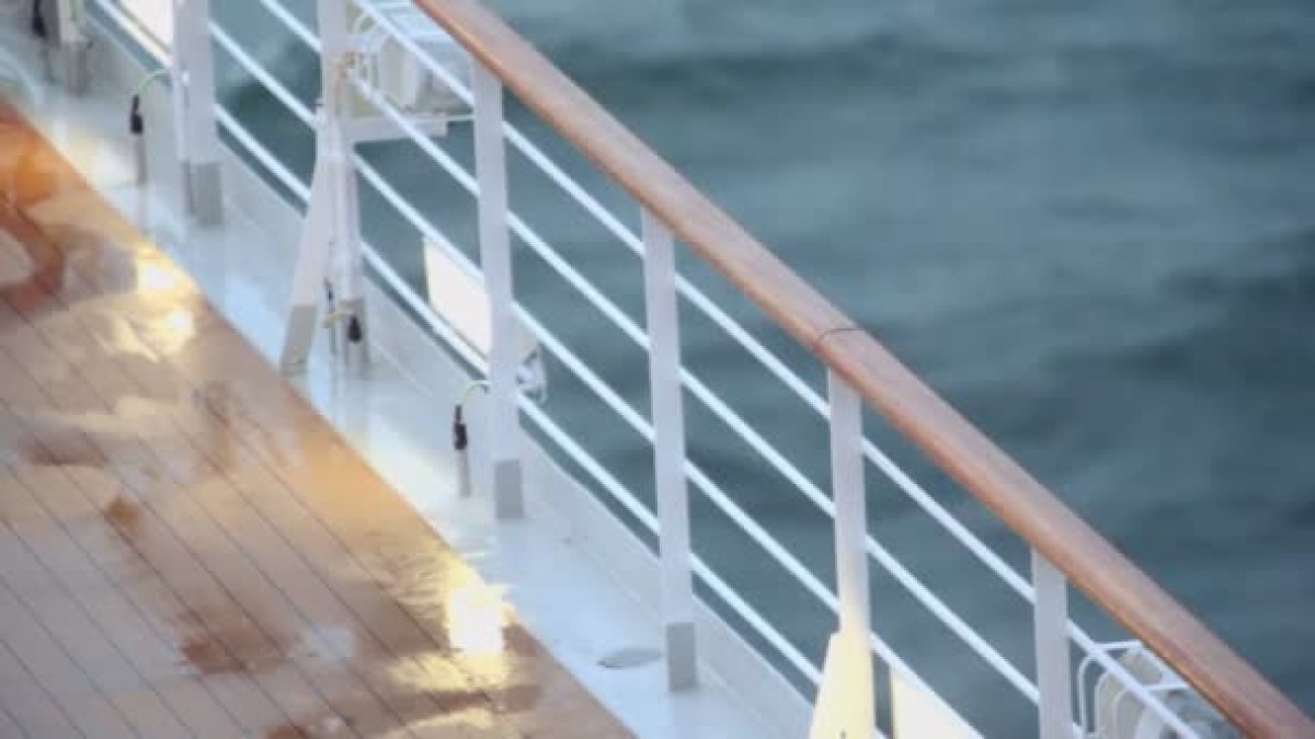 Ώρες αγωνίας για 36χρονο που φέρεται να έπεσε το πρωί της Κυριακής (03.08.2025) στη θάλασσα από πλοίο που πραγματοποιούσε