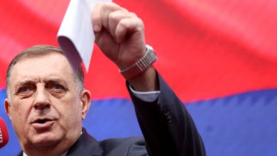 Η Βοσνία-Ερζεγοβίνη βαδίζει σε τεντωμένο σχοινί, με τον κίνδυνο ενός νέου εμφυλίου πολέμου να προβάλλει απειλητικά στον ορίζοντα.