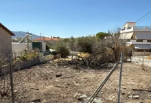 Φωτιές δίπλα σε σπίτια φαίνεται πως έβαζε ο δημοτικός υπάλληλος της Παλλήνης, ο οποίος συνελήφθη και κατηγορείται για τέσσερις