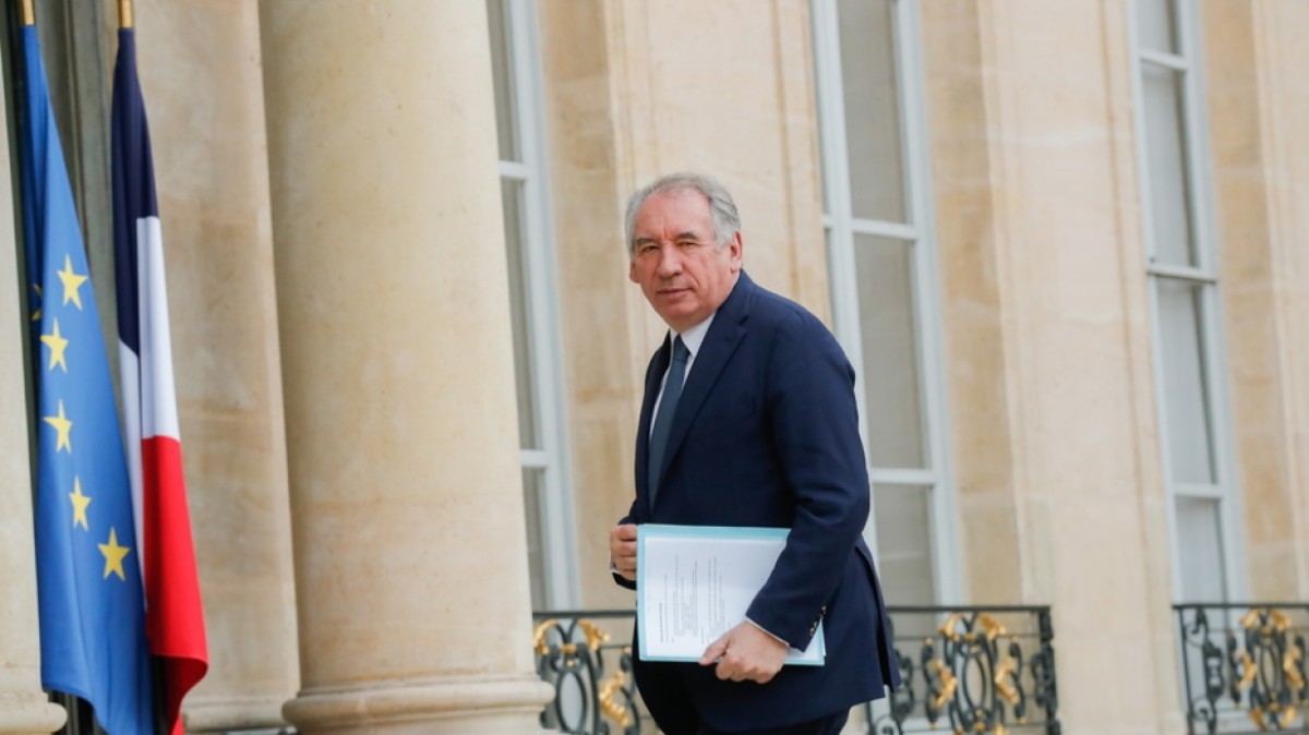 Η Γαλλία εισέρχεται σε νέα πολιτική κρίση καθώς ο πρωθυπουργός Φρανσουά Μπαϊρού ζήτησε ψήφο εμπιστοσύνης από τη Βουλή