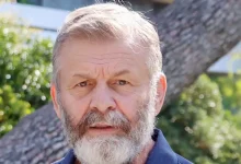 Χαλαρός και ξέγνοιαστος βρέθηκε για λίγες μέρες στο νησί των ανέμων, στη Μύκονο, ο Απόστολος Γκλέτσος με παρέα εκλεκτών του φίλων.