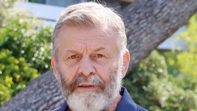 Χαλαρός και ξέγνοιαστος βρέθηκε για λίγες μέρες στο νησί των ανέμων, στη Μύκονο, ο Απόστολος Γκλέτσος με παρέα εκλεκτών του φίλων.