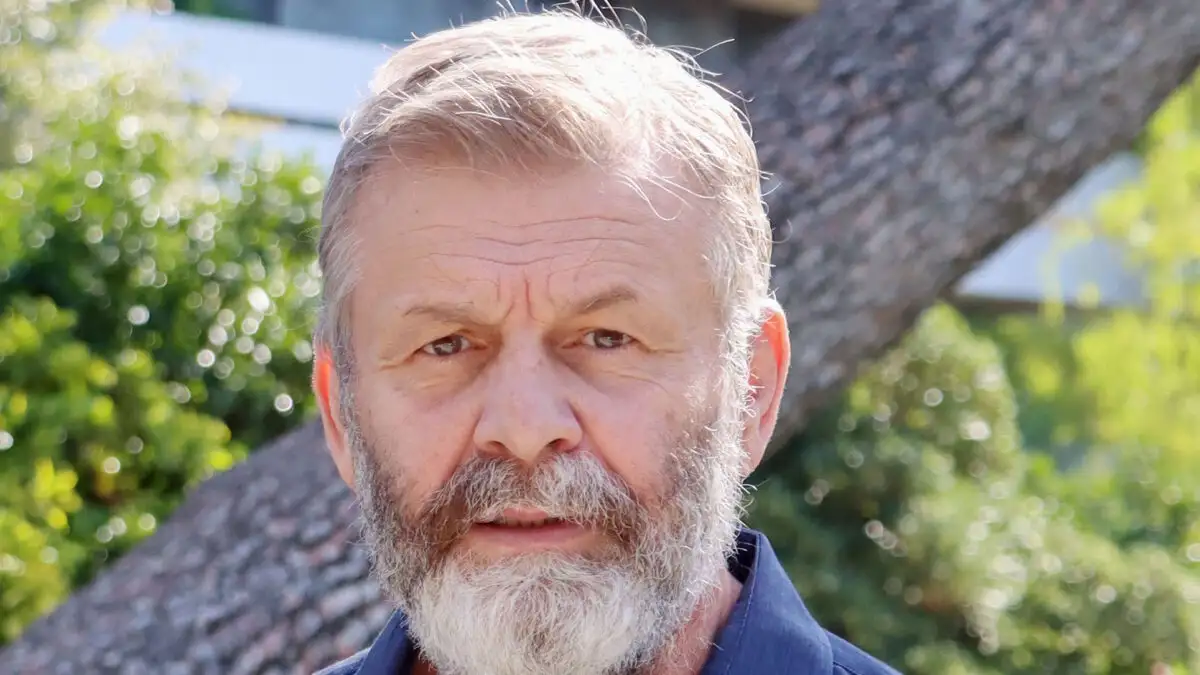 Χαλαρός και ξέγνοιαστος βρέθηκε για λίγες μέρες στο νησί των ανέμων, στη Μύκονο, ο Απόστολος Γκλέτσος με παρέα εκλεκτών του φίλων.