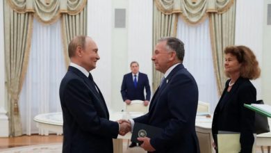 Μία ιδιαίτερα σημαντική, αν και αινιγματική, συνάντηση πραγματοποιήθηκε σήμερα στο Κρεμλίνο μεταξύ του Ρώσου προέδρου