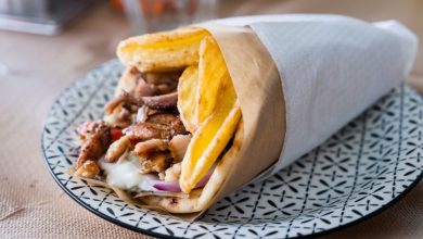 Η τιμή του πιτόγυρου στην Κρήτη συνεχίζει την ξέφρενη πορεία της, με το μέσο κόστος να ξεπερνά πλέον τα 6 ευρώ στο Ηράκλειο.