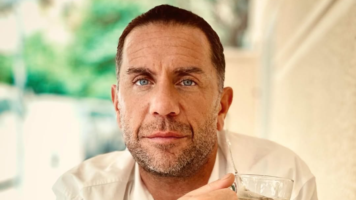 Ο Γιώργος Μαζωνάκης έλαβε σήμερα, Πέμπτη 21 Αυγούστου, το οριστικό εξιτήριο από το Δρομοκαΐτειο, όπου παρέμεινε για τέσσερις ημέρες.