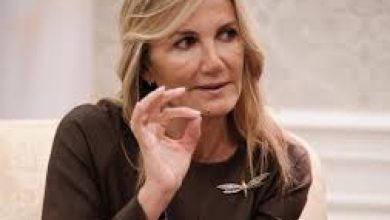 Τα δημοσιεύματα δύο sites που ήθελαν τη σύζυγο του πρωθυπουργού, Κυριάκου Μητσοτάκη, να αγοράζει ακίνητο στην περιοχή του Ελληνικού, Μαρέβα