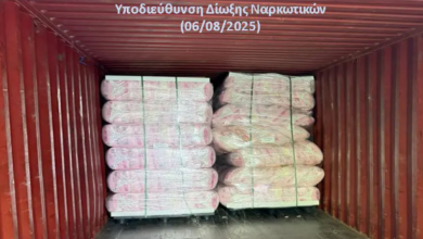 Μια καλά οργανωμένη επιχείρηση-παγίδα από τα «γεράκια» της ΕΛ.ΑΣ., που θυμίζει σκηνές από κατασκοπική ταινία, οδήγησε στη σύλληψη τριών