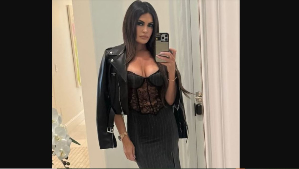 Την ώρα που οι Δημοκρατικοί προσπαθούν να της… κόψουν τα φτερά, η εντυπωσιακή Κίμπερλι Γκιλφόιλ φαίνεται να το απολαμβάνει περισσότερο