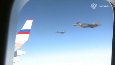 Εντυπωσιακό βίντεο που δείχνει την αεροπορική συνοδεία του προεδρικού αεροσκάφους του Βλαντίμιρ Πούτιν από αμερικανικά