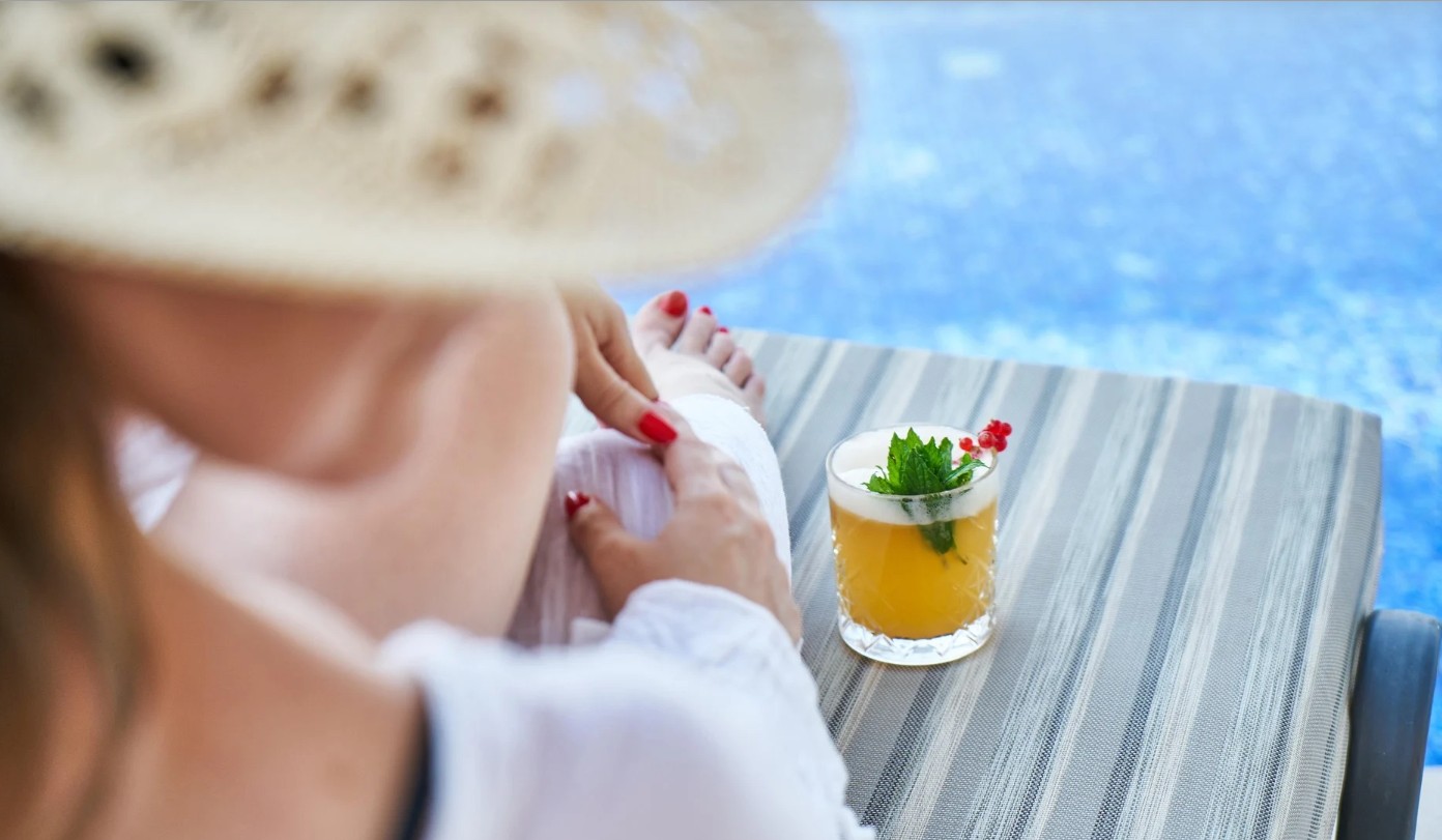 Ένα ασυνήθιστο περιστατικό απάτης ήρθε στο φως στην Κύθνο, όπου μια 42χρονη τουρίστρια φέρεται να έχει βρει… τον απόλυτο τρόπο για