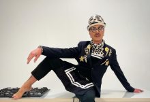 Ο Λάκης Γαβαλάς δεν είναι από εκείνους που αφήνουν τα γενέθλια τους να περάσουν απαρατήρητα. Λίγες ημέρες αφότου μπήκε