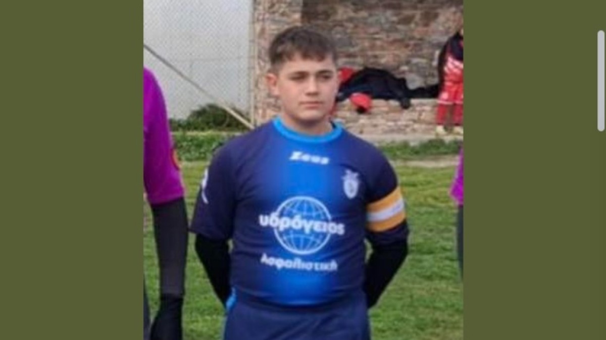 Βυθισμένη στο πένθος βρίσκεται η Σίφνος μετά τον ξαφνικό και αναπάντεχο χαμό του 14χρονου Λευτέρη Λουκατάρη, ο οποίος