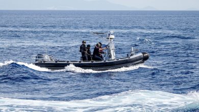 Ένα πραγματικό θρίλερ εξελίσσεται από το πρωί της Κυριακής, όταν κρατούμενος φυλακών κατάφερε να διαφύγει από το πλοίο της γραμμής