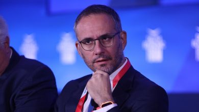 Στο κέντρο μιας νέας καταιγίδας αποκαλύψεων βρίσκεται ο Αναστάσιος (Τάσος) Μάνος, ο Διευθύνων Σύμβουλος του ΔΕΔΔΗΕ, ο οποίος